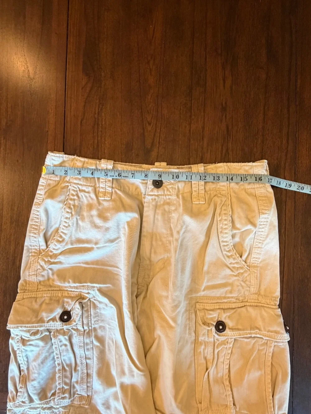Vintage Men's American Eagle Cargo Shorts Ivory Classic Length, Size 32